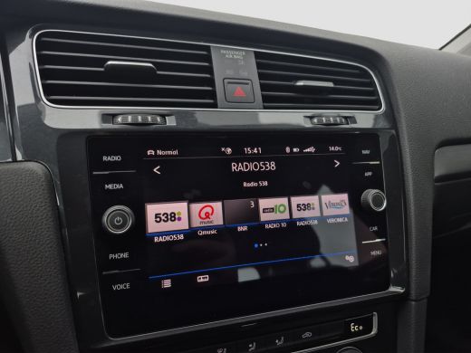 Volkswagen e-Golf E-DITION Warmtepomp | Camera | Adaptive CC | Parkeersensoren voor + Achter | LED | ActivLease financial lease