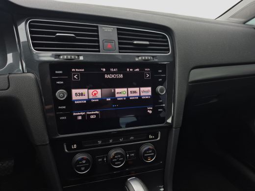 Volkswagen e-Golf E-DITION Warmtepomp | Camera | Adaptive CC | Parkeersensoren voor + Achter | LED | ActivLease financial lease