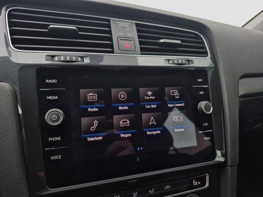 Volkswagen e-Golf E-DITION Warmtepomp | Camera | Adaptive CC | Parkeersensoren voor + Achter | LED | ActivLease financial lease