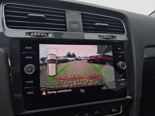 Volkswagen e-Golf E-DITION Warmtepomp | Camera | Adaptive CC | Parkeersensoren voor + Achter | LED | ActivLease financial lease
