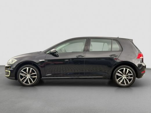 Volkswagen e-Golf E-DITION Warmtepomp | Camera | Adaptive CC | Parkeersensoren voor + Achter | LED | ActivLease financial lease