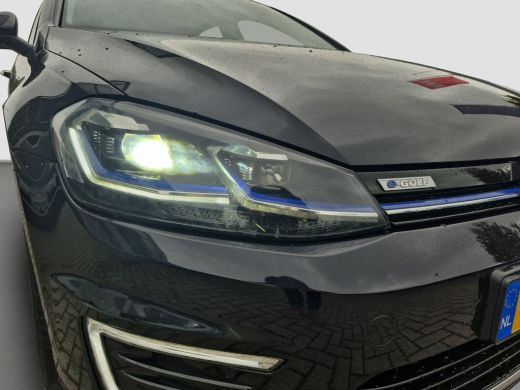 Volkswagen e-Golf E-DITION Warmtepomp | Camera | Adaptive CC | Parkeersensoren voor + Achter | LED | ActivLease financial lease