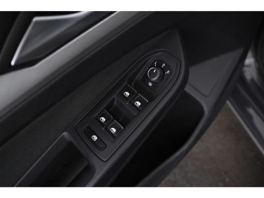 Volkswagen Golf 1.0 eTSI Life Business 110pk, Automaat, Apple carplay, Climate, ActivLease financial lease