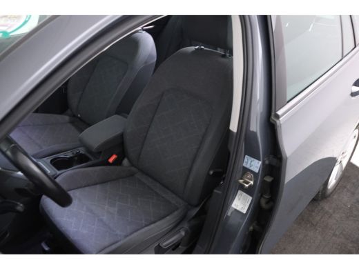 Volkswagen Golf 1.0 eTSI Life Business 110pk, Automaat, Apple carplay, Climate, ActivLease financial lease