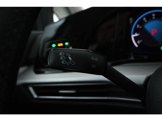 Volkswagen Golf 1.0 eTSI Life Business 110pk, Automaat, Apple carplay, Climate, ActivLease financial lease