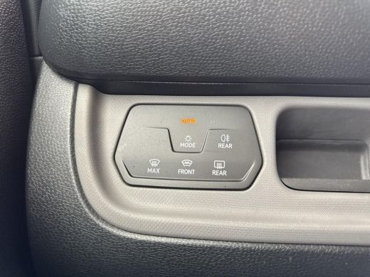 Volkswagen ID. Buzz Cargo Cargo 77 kWh L1 | Trekhaak | Camera | ActivLease financial lease