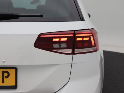 Volkswagen Passat Variant 1.4 TSi 218 Pk Automaat PHEV GTE Business | Adaptive Cruise | Camera | Trekhaak | Camera ... ActivLease financial lease