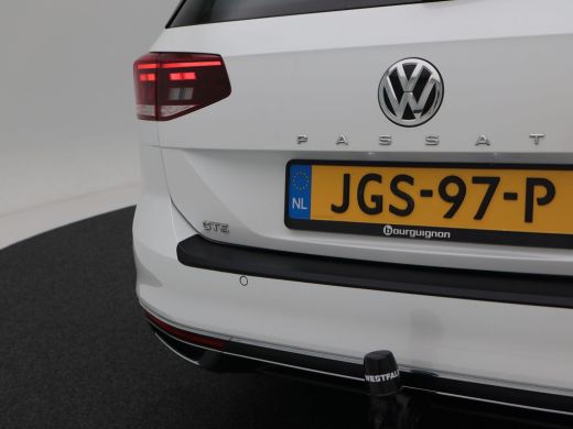 Volkswagen Passat Variant 1.4 TSi 218 Pk Automaat PHEV GTE Business | Adaptive Cruise | Camera | Trekhaak | Camera ... ActivLease financial lease