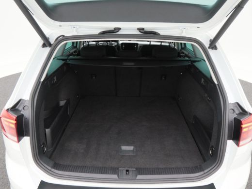 Volkswagen Passat Variant 1.4 TSi 218 Pk Automaat PHEV GTE Business | Adaptive Cruise | Camera | Trekhaak | Camera ... ActivLease financial lease