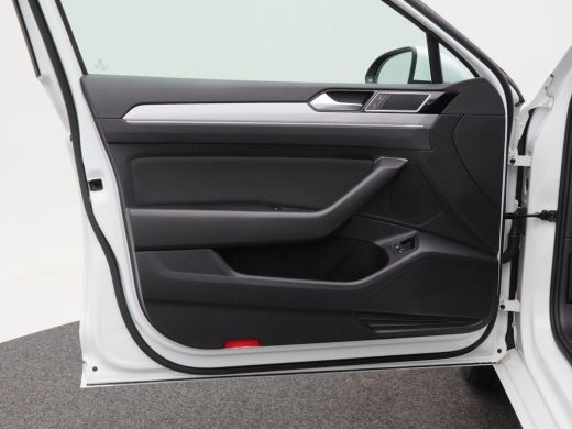 Volkswagen Passat Variant 1.4 TSi 218 Pk Automaat PHEV GTE Business | Adaptive Cruise | Camera | Trekhaak | Camera ... ActivLease financial lease