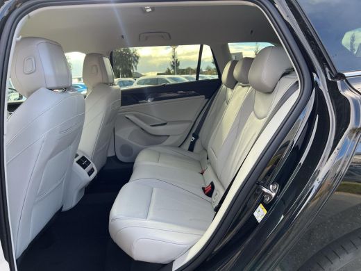 Volkswagen Passat Variant 1.5 eHybrid Elegance | Leder | Trekhaak | | 272Pk | 5jaar Fabrieks Garantie | ActivLease financial lease
