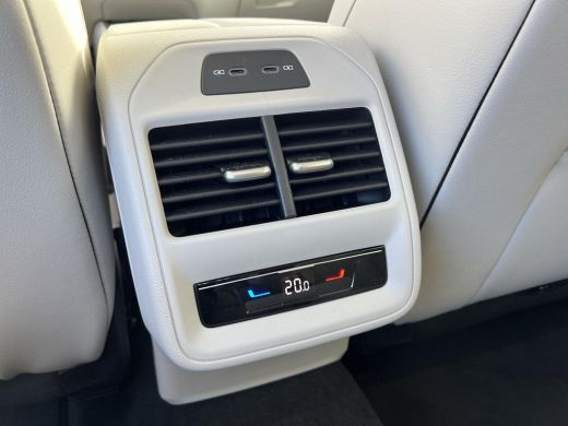 Volkswagen Passat Variant 1.5 eHybrid Elegance | Leder | Trekhaak | | 272Pk | 5jaar Fabrieks Garantie | ActivLease financial lease