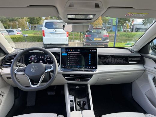 Volkswagen Passat Variant 1.5 eHybrid Elegance | Leder | Trekhaak | | 272Pk | 5jaar Fabrieks Garantie | ActivLease financial lease