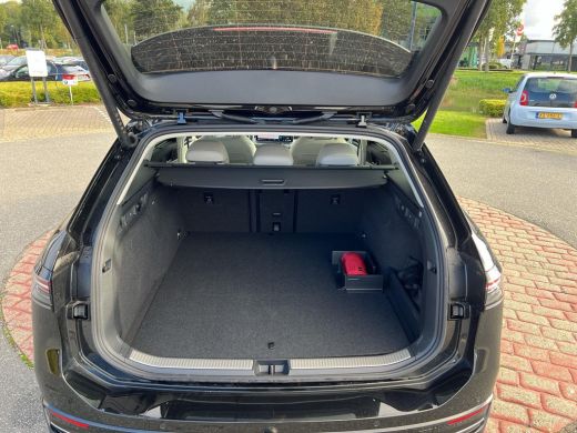Volkswagen Passat Variant 1.5 eHybrid Elegance | Leder | Trekhaak | | 272Pk | 5jaar Fabrieks Garantie | ActivLease financial lease
