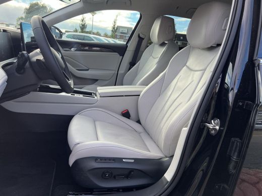 Volkswagen Passat Variant 1.5 eHybrid Elegance | Leder | Trekhaak | | 272Pk | 5jaar Fabrieks Garantie | ActivLease financial lease