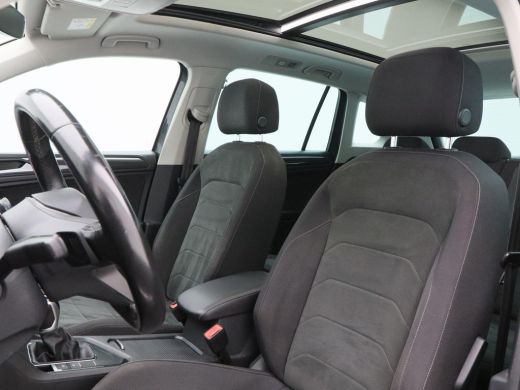 Volkswagen Tiguan 1.4 TSi 245 Pk Automaat eHybrid Elegance | Trekhaak | Panoramadak | Camera | Adaptive Cruise | Ca... ActivLease financial lease