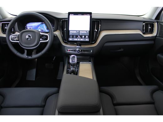 Volvo  XC60 T6 350PK AWD Plus Bright | Trekhaak | 360° | Privacy glas | Harman Kardon | Power Seats ActivLease financial lease