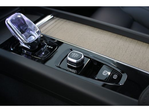 Volvo  XC60 T6 350PK AWD Ultra Dark | Executive | 22" | Luchtvering | B&W | Massage ActivLease financial lease