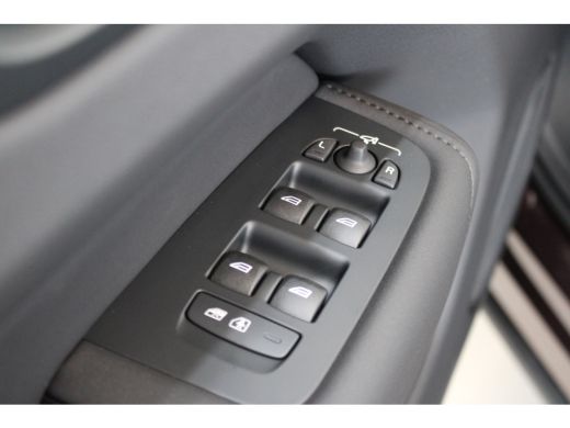 Volvo  XC60 T6 350PK AWD Ultra Dark | Executive | 22" | Luchtvering | B&W | Massage ActivLease financial lease