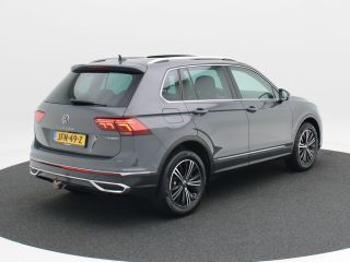 Volkswagen Tiguan 1.4 TSi 245 Pk Automaat eHybrid Elegance | Trekhaak | Panoramadak | Camera | Adaptive Cruise | Ca...
