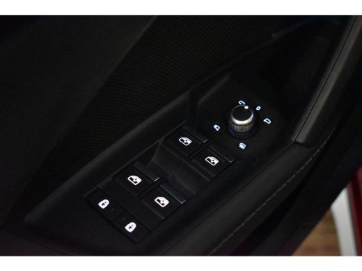 Audi A3 Limousine 2.0 TFSI 310PK S3 QUATTRO HEAD-UP/LEDER/PANORAMADAK ActivLease financial lease