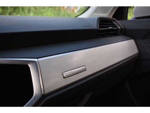 Audi Q3 45 TFSIe 245PK S-TRONIC HYBRID S-LINE VIRTUAL/PDC/CARPLAY ActivLease financial lease