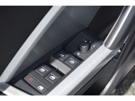 Audi Q3 45 TFSIe 245PK S-TRONIC HYBRID S-LINE VIRTUAL/PDC/CARPLAY ActivLease financial lease