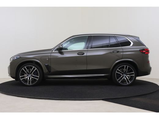 BMW X5 xDrive50e High Executive M Sport Automaat / Panoramadak / Trekhaak / Soft-Close / Stoelventilatie... ActivLease financial lease