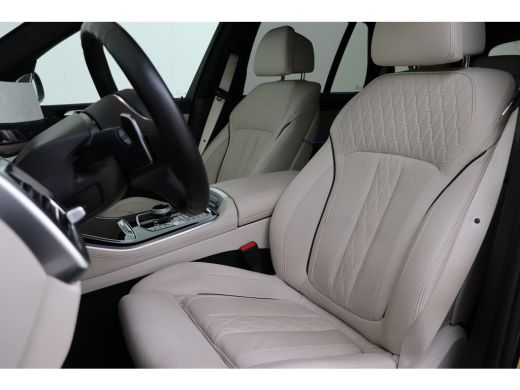 BMW X5 xDrive50e High Executive M Sport Automaat / Panoramadak / Trekhaak / Soft-Close / Stoelventilatie... ActivLease financial lease