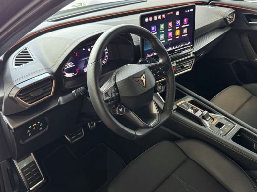 CUPRA Formentor 1.5 TSI 150PK CAMERA ELEK.TREKHAAK  STOEL/STUUR ELEK.KLEP VERW. LED LEER CARPLAY ZWARTE.HEMEL 10/... ActivLease financial lease