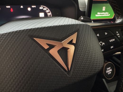 CUPRA Formentor 1.5 TSI 150PK CAMERA ELEK.TREKHAAK  STOEL/STUUR ELEK.KLEP VERW. LED LEER CARPLAY ZWARTE.HEMEL 10/... ActivLease financial lease