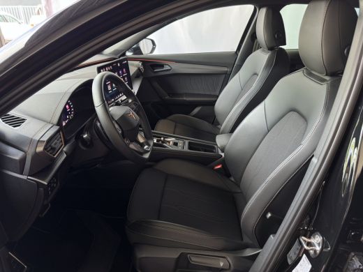 CUPRA Formentor 1.5 TSI 150PK CAMERA ELEK.TREKHAAK  STOEL/STUUR ELEK.KLEP VERW. LED LEER CARPLAY ZWARTE.HEMEL 10/... ActivLease financial lease