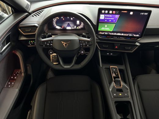 CUPRA Formentor 1.5 TSI 150PK CAMERA ELEK.TREKHAAK  STOEL/STUUR ELEK.KLEP VERW. LED LEER CARPLAY ZWARTE.HEMEL 10/... ActivLease financial lease