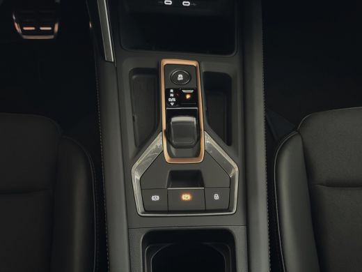 CUPRA Formentor 1.5 TSI 150PK CAMERA ELEK.TREKHAAK  STOEL/STUUR ELEK.KLEP VERW. LED LEER CARPLAY ZWARTE.HEMEL 10/... ActivLease financial lease