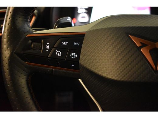 CUPRA Leon 2.0 TSI VZ 300PK DSG PERFORMANCE CAMERA/LEDER/BEATS-AUDIO ActivLease financial lease