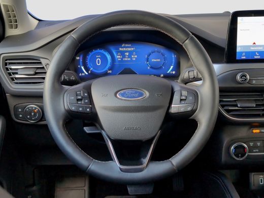 Ford Focus Wagon 1.0 Titanium X | Trekhaak | Camera | Climate Control | Navigatie | Cruise Control ActivLease financial lease