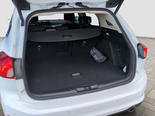 Ford Focus Wagon 1.0 Titanium X | Trekhaak | Camera | Climate Control | Navigatie | Cruise Control ActivLease financial lease