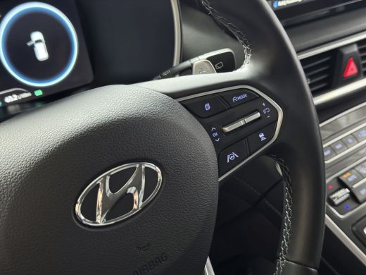 Hyundai Santa Fe 1.6 T-GDI PHEV PREMIUM 7P AWD LEER ELEK.KLEP CAMERA NAVI STOEL/STUUR VERW. PLUG IN HYBRID ActivLease financial lease