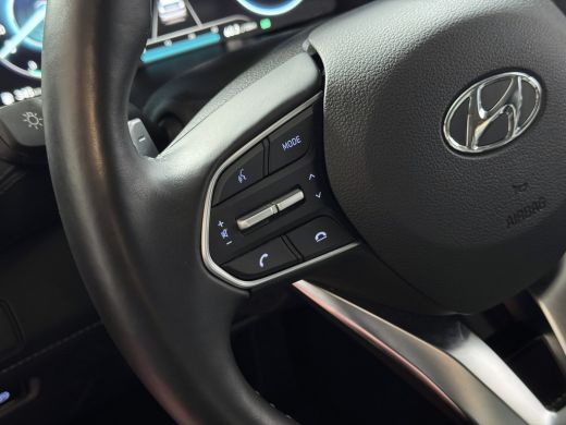 Hyundai Santa Fe 1.6 T-GDI PHEV PREMIUM 7P AWD LEER ELEK.KLEP CAMERA NAVI STOEL/STUUR VERW. PLUG IN HYBRID ActivLease financial lease