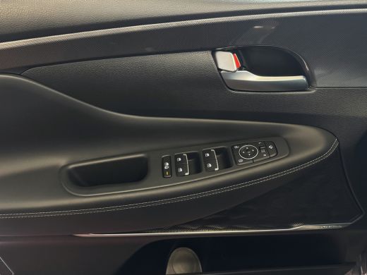 Hyundai Santa Fe 1.6 T-GDI PHEV PREMIUM 7P AWD LEER ELEK.KLEP CAMERA NAVI STOEL/STUUR VERW. PLUG IN HYBRID ActivLease financial lease