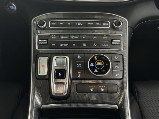 Hyundai Santa Fe 1.6 T-GDI PHEV PREMIUM 7P AWD LEER ELEK.KLEP CAMERA NAVI STOEL/STUUR VERW. PLUG IN HYBRID ActivLease financial lease