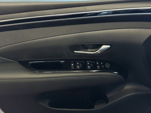Hyundai Tucson 1.6 T-GDI PHEV 265PK 19''LMV 4WD LED STUUR/STOEL VERW. NAVI ELEK.KLEP 03/2024 PHEV PLUG IN HYBRID... ActivLease financial lease