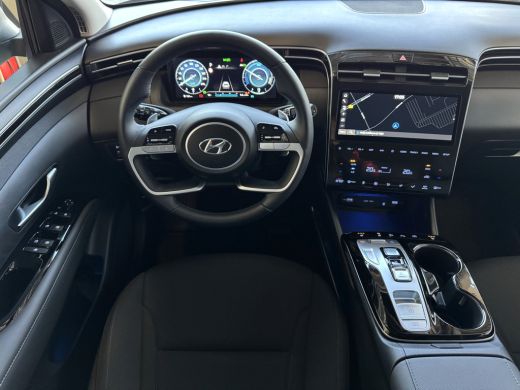 Hyundai Tucson 1.6 T-GDI PHEV 265PK 19''LMV 4WD LED STUUR/STOEL VERW. NAVI ELEK.KLEP 03/2024 PHEV PLUG IN HYBRID... ActivLease financial lease