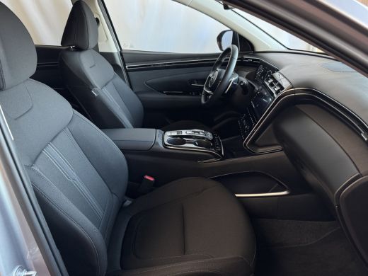 Hyundai Tucson 1.6 T-GDI PHEV 265PK 19''LMV 4WD LED STUUR/STOEL VERW. NAVI ELEK.KLEP 03/2024 PHEV PLUG IN HYBRID... ActivLease financial lease