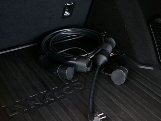 Lynk & Co 01 1.5 261 PK 360.CAM 3990 KM!PANORAMA CARPLAY PHEV 2023 4 JAAR GARANTIE Plug-in Hybrid PHEV ActivLease financial lease