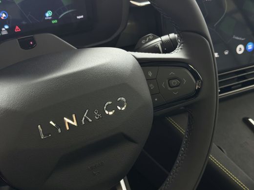 Lynk & Co 01 MORE 276PK 4 CYL NIEUWSTE MODEL HARMAN KARDON LEDER PANO. 15'4 INCH NAVI 360.CAM 20''LMV  ELEK.ST... ActivLease financial lease