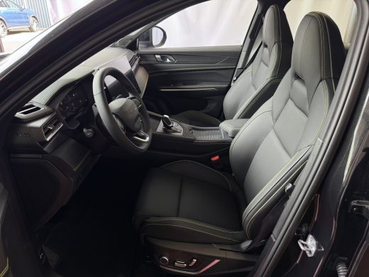 Lynk & Co 01 MORE 276PK 4 CYL NIEUWSTE MODEL HARMAN KARDON LEDER PANO. 15'4 INCH NAVI 360.CAM 20''LMV  ELEK.ST... ActivLease financial lease