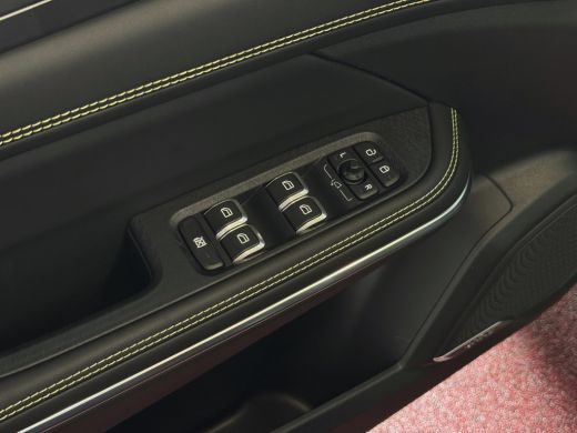 Lynk & Co 01 MORE 276PK 4 CYL NIEUWSTE MODEL HARMAN KARDON LEDER PANO. 15'4 INCH NAVI 360.CAM 20''LMV  ELEK.ST... ActivLease financial lease