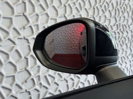 Lynk & Co 01 MORE 276PK 4 CYL NIEUWSTE MODEL HARMAN KARDON LEDER PANO. 15'4 INCH NAVI 360.CAM 20''LMV  ELEK.ST... ActivLease financial lease