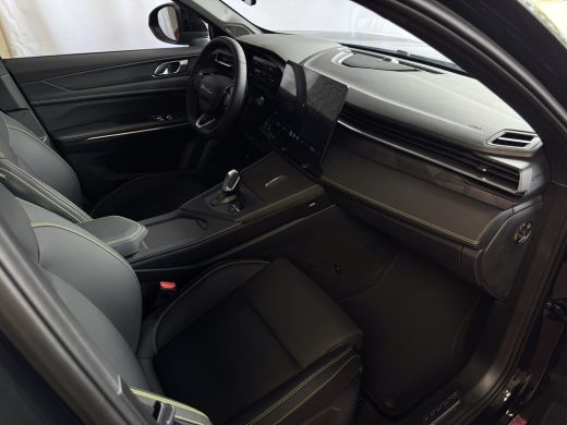 Lynk & Co 01 MORE 276PK 4 CYL NIEUWSTE MODEL HARMAN KARDON LEDER PANO. 15'4 INCH NAVI 360.CAM 20''LMV  ELEK.ST... ActivLease financial lease